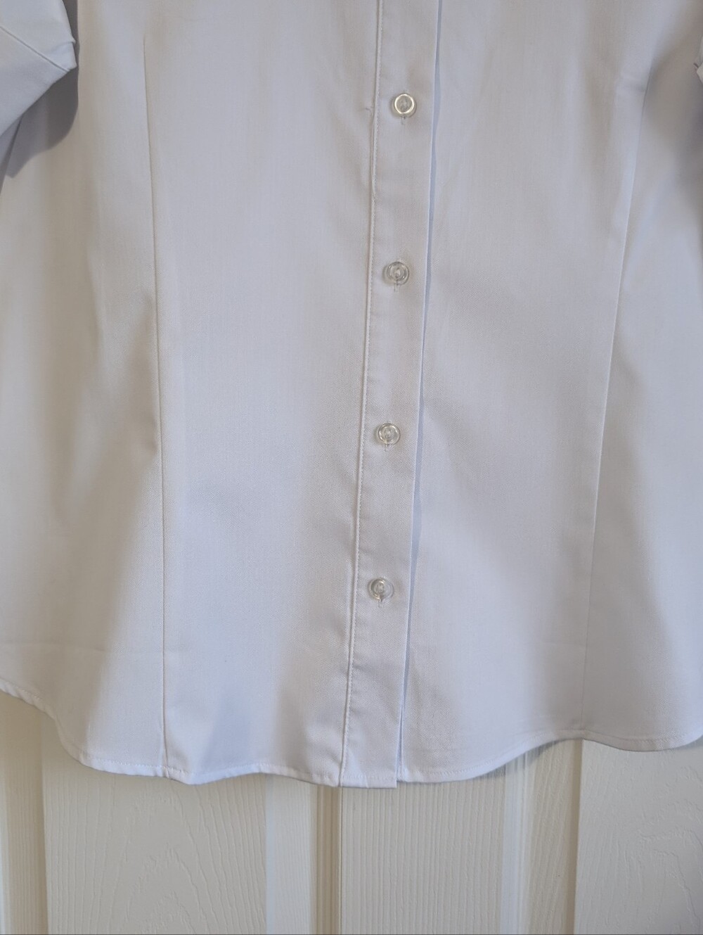Sunnow Classic White Short-Sleeve Button-Up Top Size L - Picture 2 of 8
